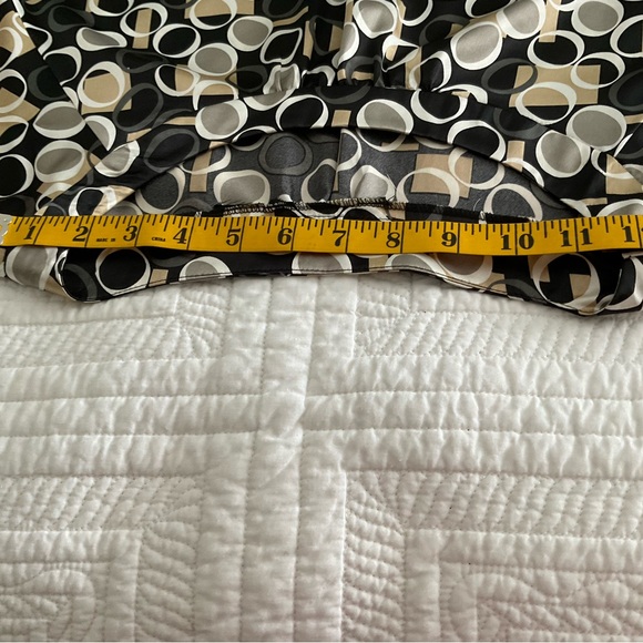 BLACK AND TAUPE GEOMETRIC PATTERN PRINT BLOUSE, SIZE: L - Picture 5 of 9